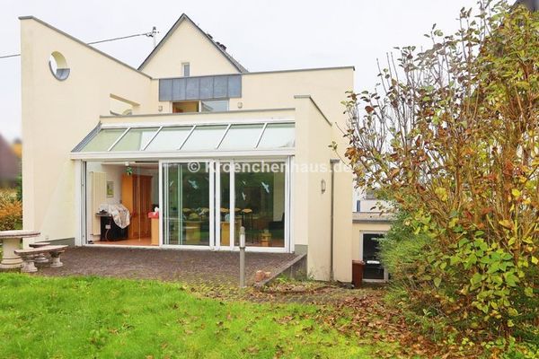 Montabaur: Einfamilienhaus mit Doppelgarage - zentral Stadtlage - zu verkaufen!