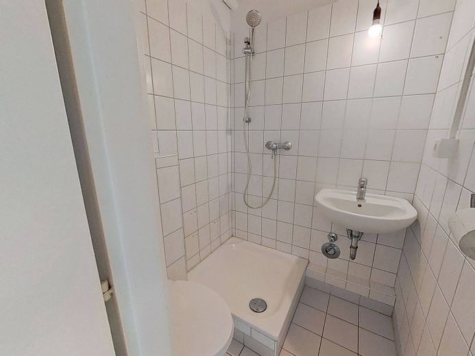 Bekârlar için konfor: BALKONLU, hazır mutfaklı ve bol ışık alan 1 odalı daire *2 SOĞUK KİRA ÜCRETSİZ* – Bad