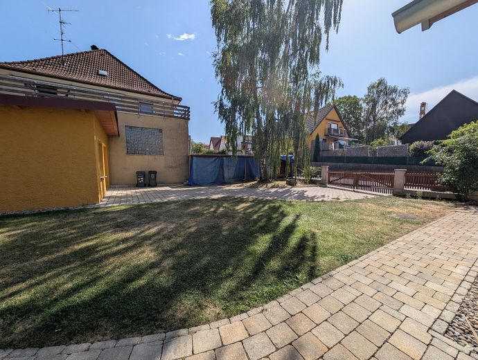 Freistehendes Haus, wunderschöner Garten und Freisitz, sofort frei + Ohne Provision – Garten