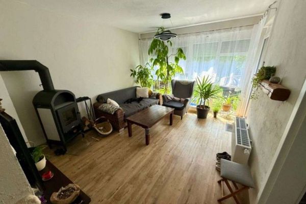 Bezugsfrei! Reihenhaus mit vielen Extras - Kamin, Klima etc.!