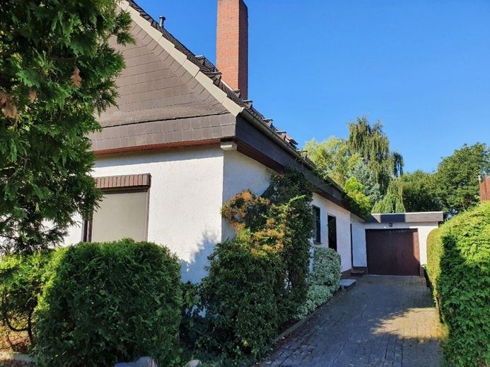 Großes EFH am Wasser | mit Bootsanleger | Garage | provisionsfrei – Foto 3