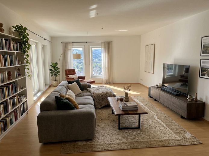 Sehr großzügige 119 m² Wohnung mit fantastischer Dachterrasse – Wohnzimmer (Beispiel)