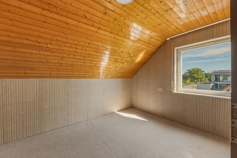 Familienhaus mit großem Garten und Potenzial – Kinderzimmer III