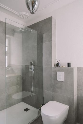 55 m² Loft-Suite in 3er-WG | Altbauvilla Hanau – Hochwertiges GemeinschaftsBad 