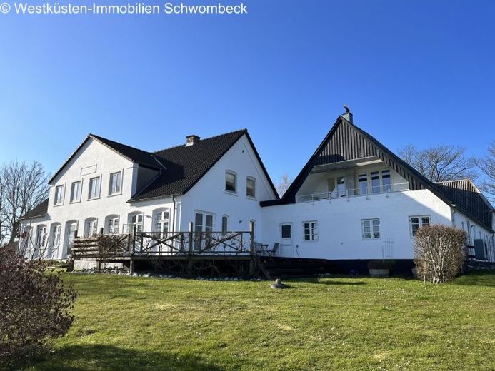 Schöner Resthof mit mehreren Wohneinheiten in zentraler Lage, mit Meerblick!! – Foto 1