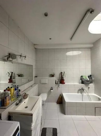 مبنى سكني وتجاري في موقع مركزي – Badezimmer