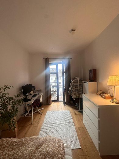 Esclusivo appartamento di 2 locali con carattere loft, arredato con materiali di alta qualità – posizione top nel centro storico di Colonia – Schlafzimmer zum Innenhof