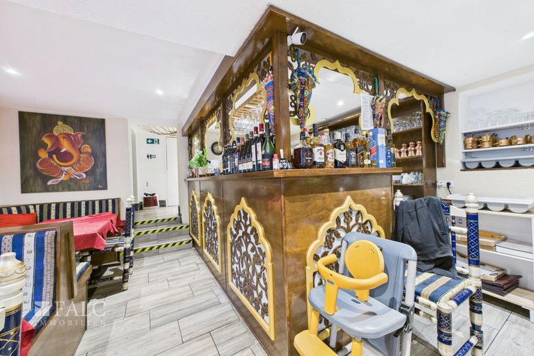 Renditestark! Mehrfamilienhaus / zwei Gewerbeeinheiten (Restaurant &amp; Imbiss) im Herzen der Villinger Altstadt – CAM04294G0-PR0028-STILL007