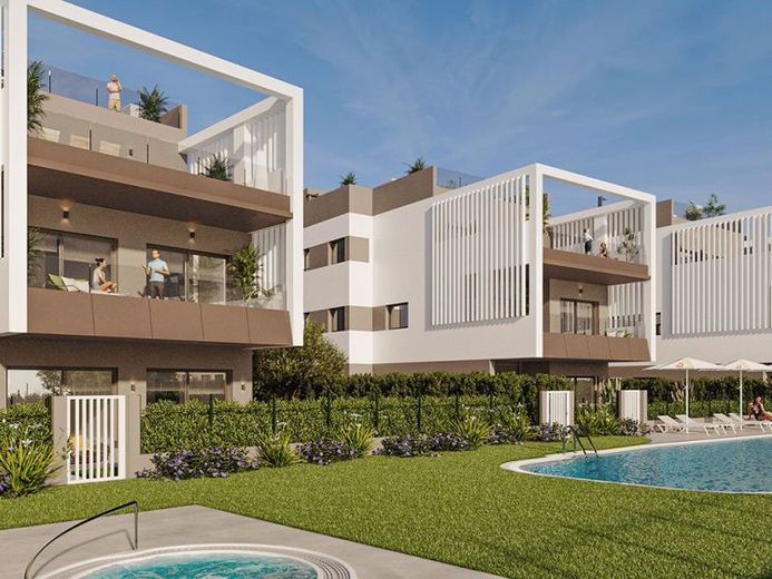 Appartements mit 2 Schlafzimmern, 2 Bädern, Fußbodenheizung in Bädern, Klimaanlage und Gemeinschaftspool nur 300 m vom Strand – Foto 1