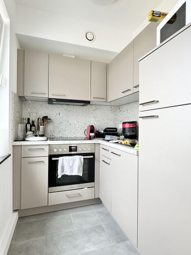 Möblierte KfW40-Wohnung mit Waschmaschine, Internet, hervorragende ÖV-Anbindung – Küche