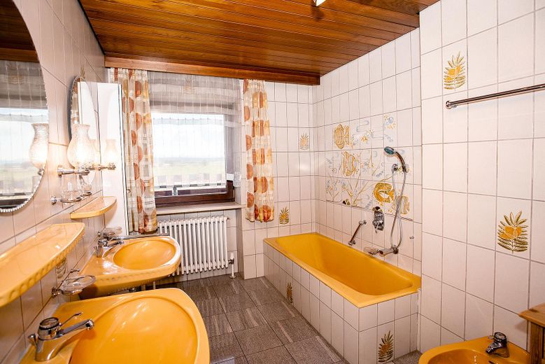 Charmantes Einfamilienhaus mit Garten und drei Garagen in Roding-Wetterfeld – Foto 31