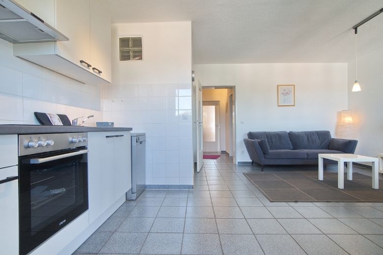 Luminoso appartamento cittadino ben arredato con balcone, Wi-Fi e dotazione completa – 04859c5c9972a9214b7bba940f578cb4b6af7361.jpg