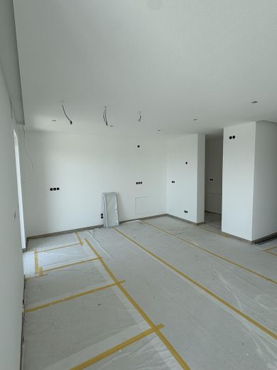 KfW40 + QNG: Im Herzen von Hauzenberg - Exklusives Penthaus mit Weitblick – Küche mit Speis