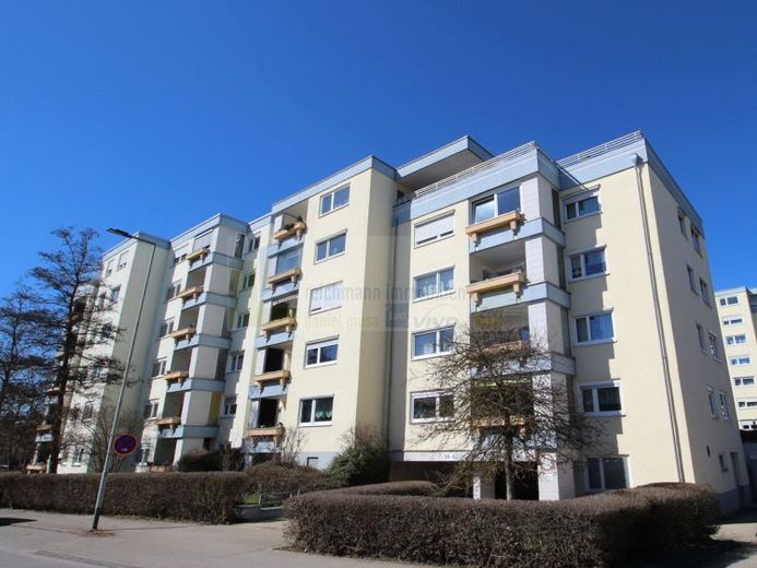 Senza provvigione!
Appartamento al piano terra di 3,5 locali con garage a Villingen-Schwenningen, frazione di Schwenningen – Foto 1
