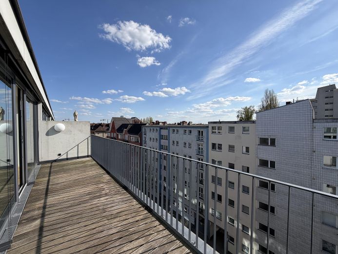 Esclusivo appartamento mansardato con 2 terrazze – nuova costruzione, tranquillo e centrale ad Alt-Treptow – Terrasse zur Harzer Str