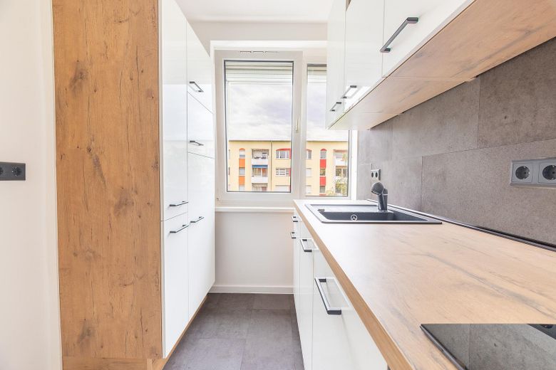 **Frisch Saniert, Einbauküche,Balkon, 5 Minuten zu Fuß am See – Foto 8