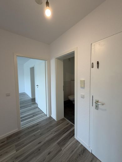 3-Zimmer Wohnung (80qm) mit Balkon in Mainz-Gonsenheim – Flur im Eingangsbereich