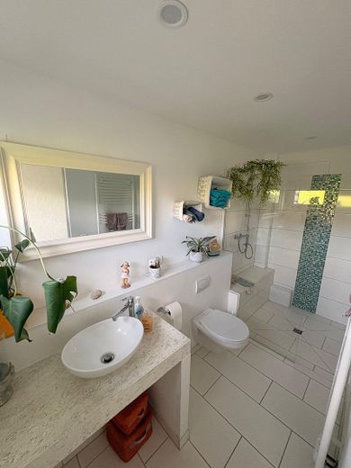 #Maison individuelle ou bifamiliale de 160 m² + potentiel de construction supplémentaire – Gästebad EG