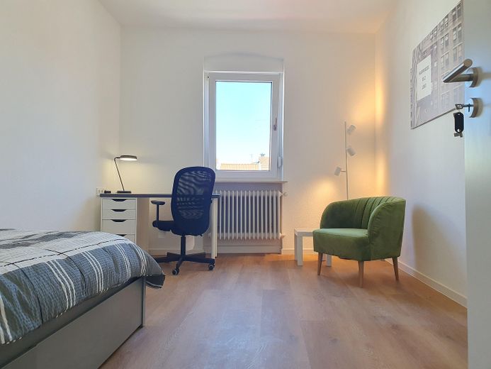 2 banyolu rüya gibi döşenmiş 6 odalı daire (paylaşımlı yaşam için uygun) – Mittleres Zimmer