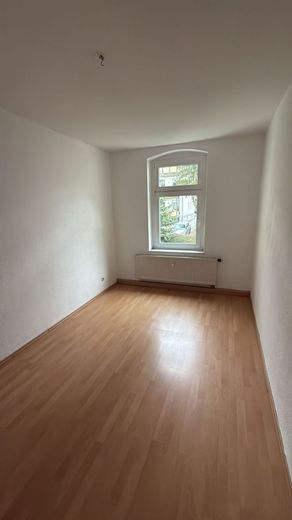 Großzügige 4-Zimmer mit Laminat und Wanne! – PHOTO-2026-03-30-16-20-45