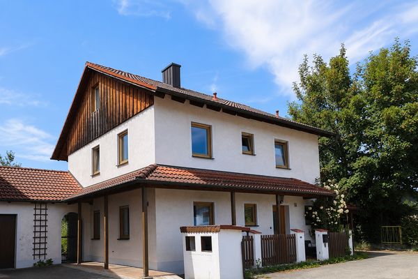 A titolo di provvigione esclusa - casa unifamiliare indipendente con grande giardino vicino a Stadtplatz e Innauen
