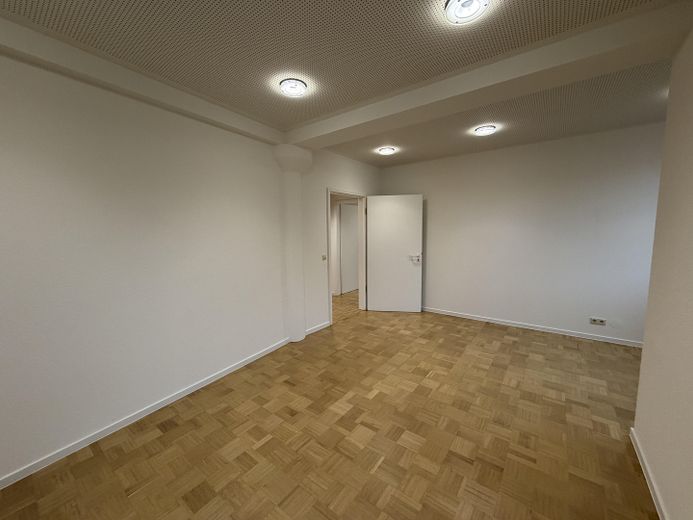 Eckbüro