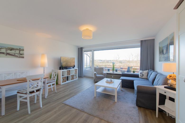 Wohn-/Esszimmer Wohnung 1. Etg