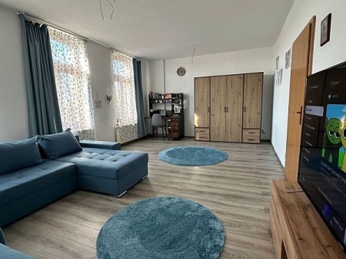 Vermietete 3-Raum-Wohnung mit Balkon zu verkaufen – फोटो 1