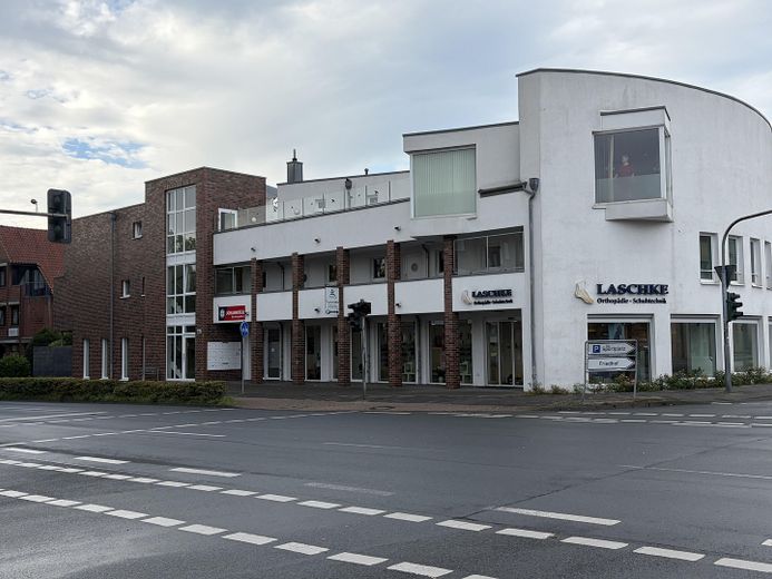 Reserviert!! Bitte keine weiteren Anfragen für Penthouse-Wohnung mit großer Terasse – Gesamtobjekt