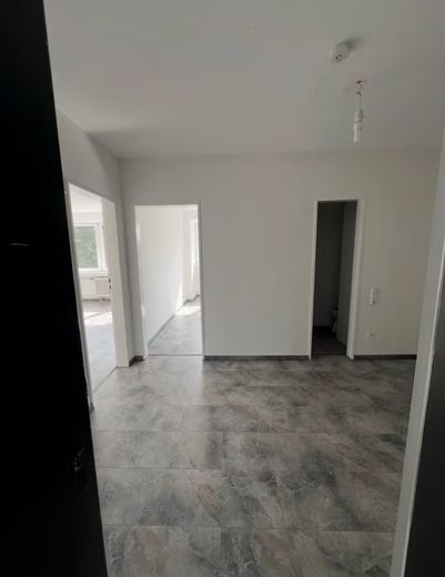 Schöne 96 m² Wohnung in ruhiger und zentraler Lage in Duisburg Rheinhausen – Flur2