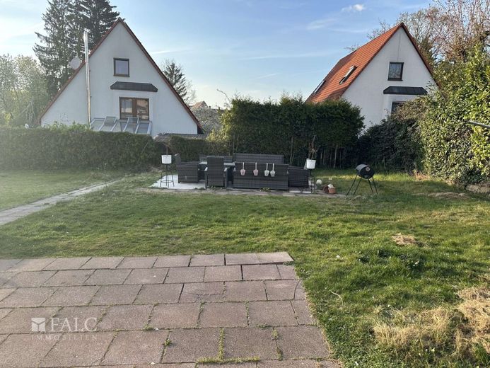 Dreifamilienhaus mit großem Grundstück in Stein bei Nürnberg – Garten