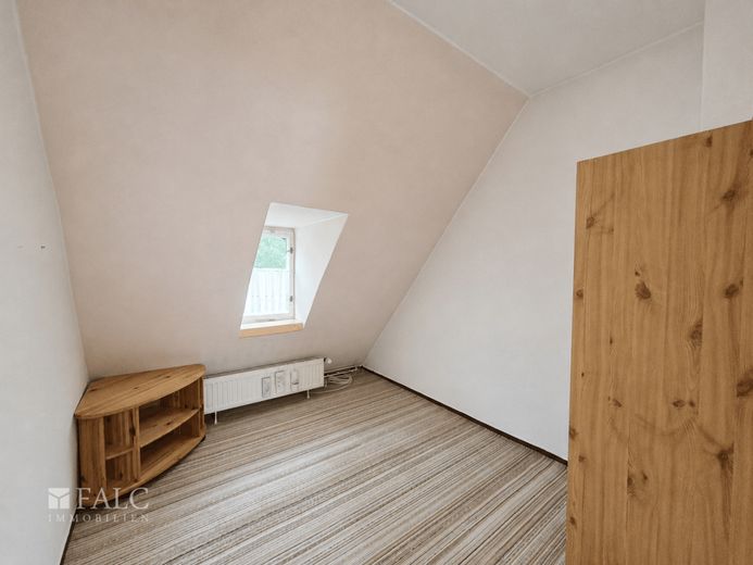 Charmante Doppelhaushälfte mit direktem Seeblick - FALC Immobilien – Kinderzimmer