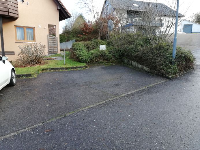 1A–Lage für Büro, Praxis, Studio und flexibel nutzbare Geschäftsräume – Parkplatz