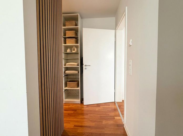 Boven de daken van het Malerviertel – prachtig zolderappartement met droomachtig terras – Blick aus Zimmer 1 