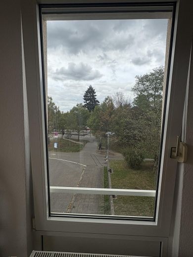 İş insanları ve öğrenciler için ideal: Balkonlu ve kapalı otoparklı 1 odalı daire – S-Bahn vor der Tür