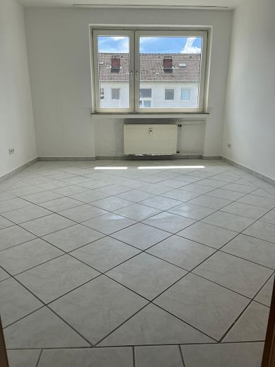 Frisch renovierte, bezugsfertige 3 Zimmer Mietwohnung in Bünde mit großen Balkon (Südseite) – Schlafzimmer frisch renoviert