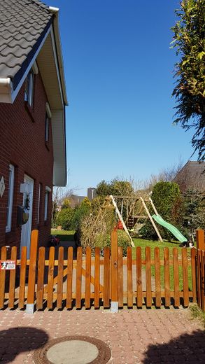 Reinbek-Schönningstedt’te şık ve bakımlı müstakil ev – Aussenansicht mit Garten vorne