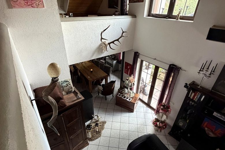 Großzügiges Familienanwesen mit Einliegerwohnung, 225 m² Wohnfläche und besonderem Flair – Galerie
