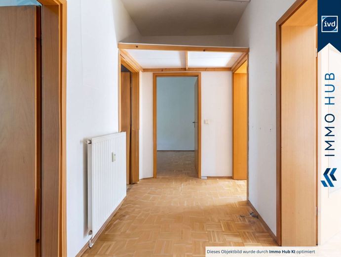 ++ bezugsfreie 3-Zimmer-Wohnung mit Einbauküche direkt an der Karl-Heine-Str. ++ – 5577068-GYjcnwWvfNo8c21QkXN8kymn-Flur.jpg