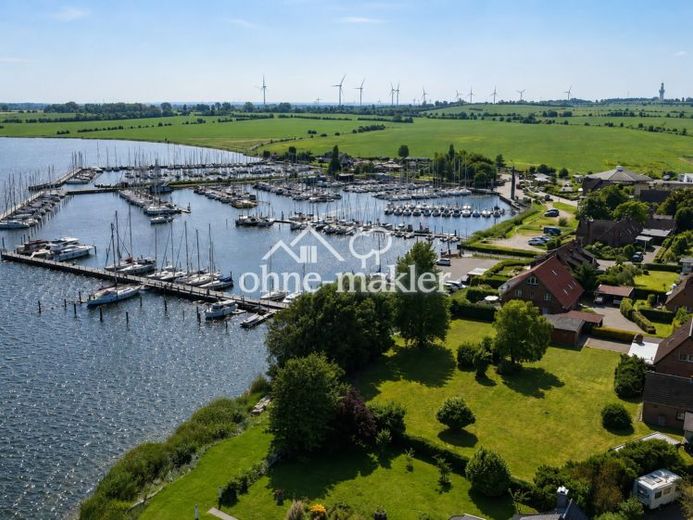Baugrundstück 721 m² – erste Meereslinie am Fehmarnsund, Yachthafen in Sichtweite – Foto 1