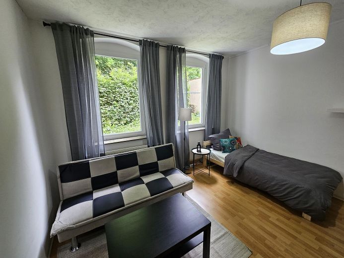 Großzügige 4-Zimmer-Wohnung | 107 m² | große Wohnküche |  Bad mit Badewanne | Hof – Foto 8