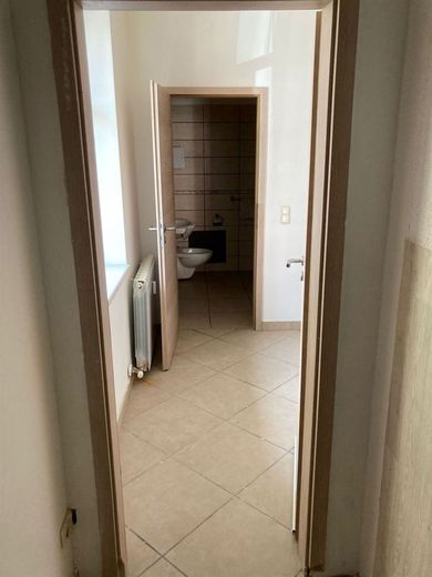 Gemütliche 1,5-Zimmer mit Laminat in ruhiger Lage! – PHOTO-2022-09-09-12-40-12