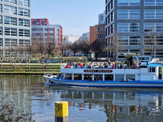 4 Zimmer Wohnung mit direktem Spreeblick und Weitblick über die Stadt – Spreeimpressionen