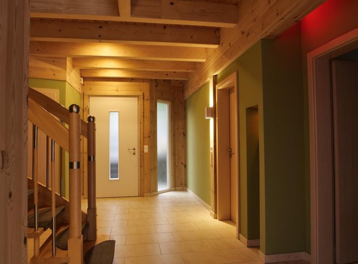 Ökologisches und renoviertes Holzhaus in ruhiger Lage - provisionsfrei – Flur