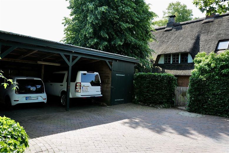 Carport mit 2 Abstellräumen