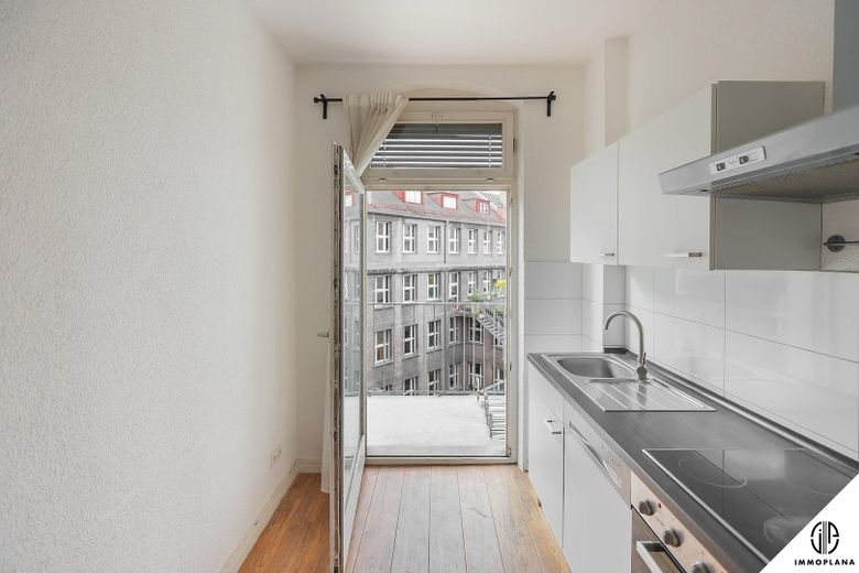 * Provisionsfrei! 3 Zimmer, top saniert, Balkon & Altbaucharme im Szeneviertel Gostenhof! * – Foto 1