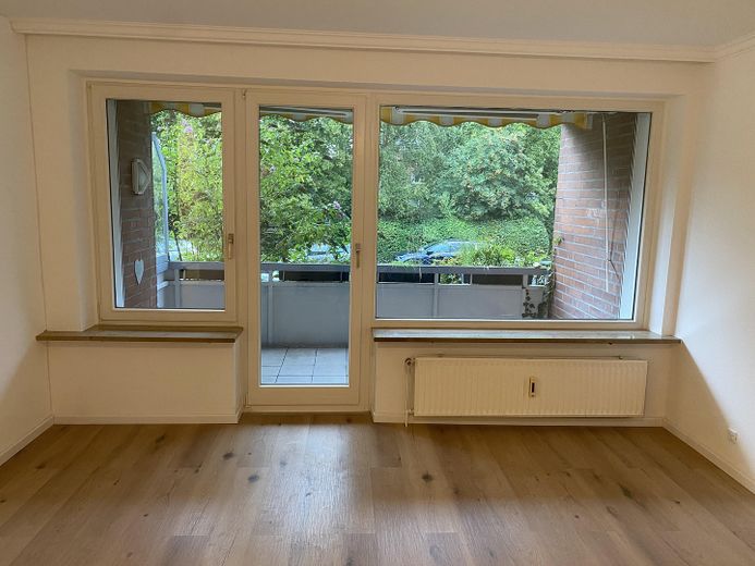 Fensterfront im Wohnzimmer