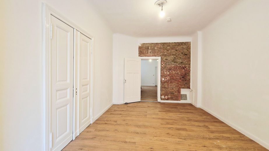 KREUZKÖLLNER KIEZ! Eleganti - 2 appartamenti d’epoca collegati | completamente ristrutturati | 3 ingressi | senza provvigione –  TV / Büro -Wohnzimmer 2