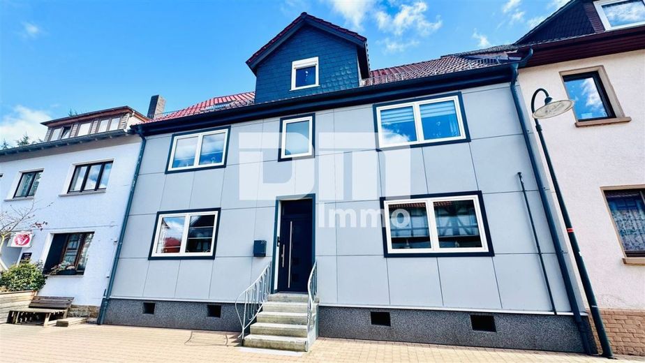 Saniertes Fachwerkhaus mit Scheune in gesuchter Lage – Gebäude 1 Frontansicht Titel
