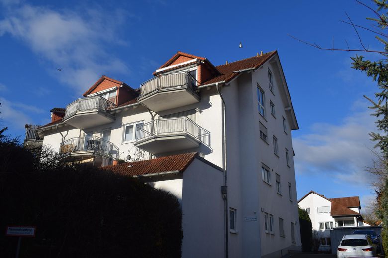 Provisionsfrei! 3-Zimmer Maisonette im 3. OG – Hausansicht